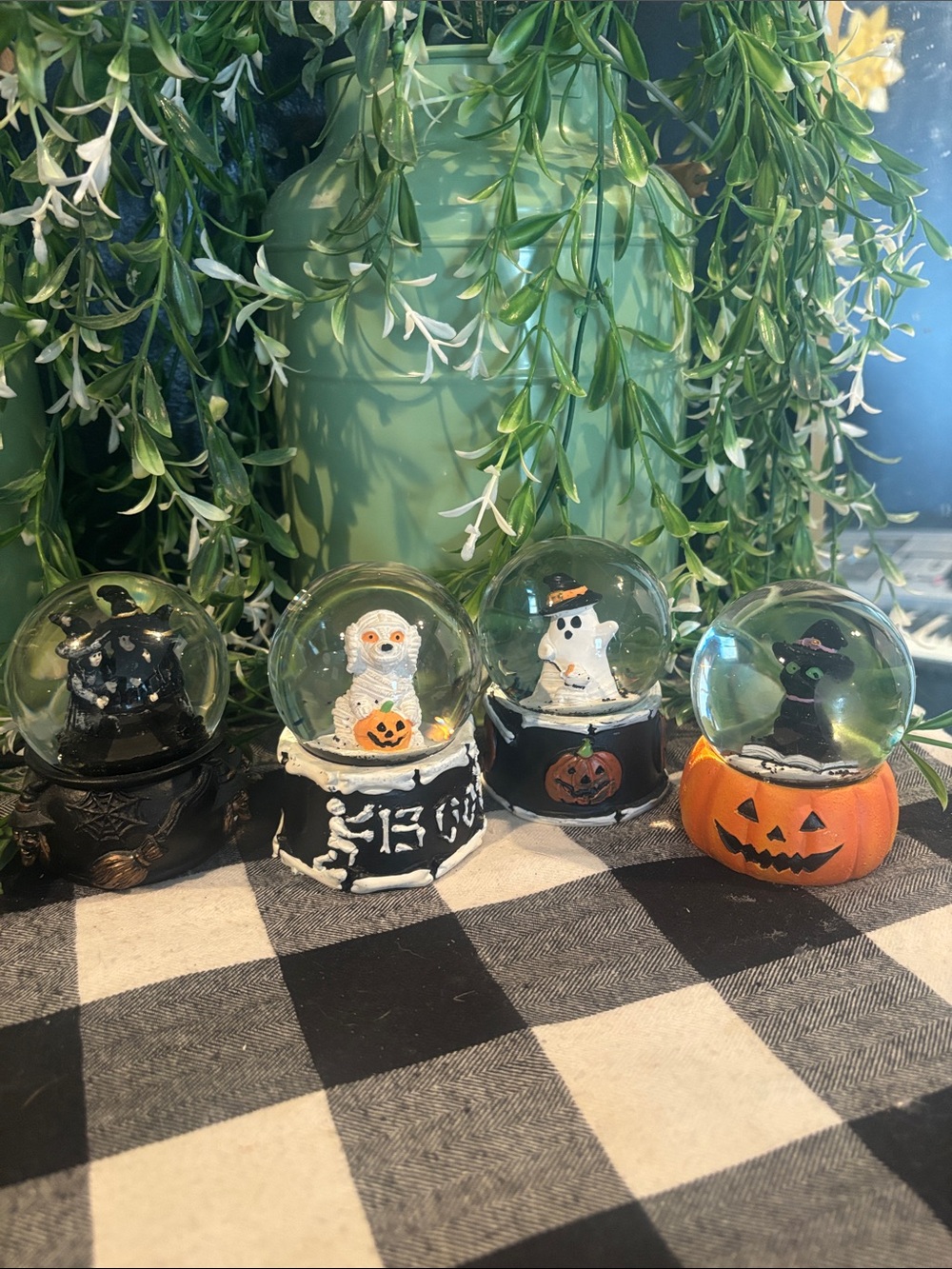 Halloween Snow Globe 4”